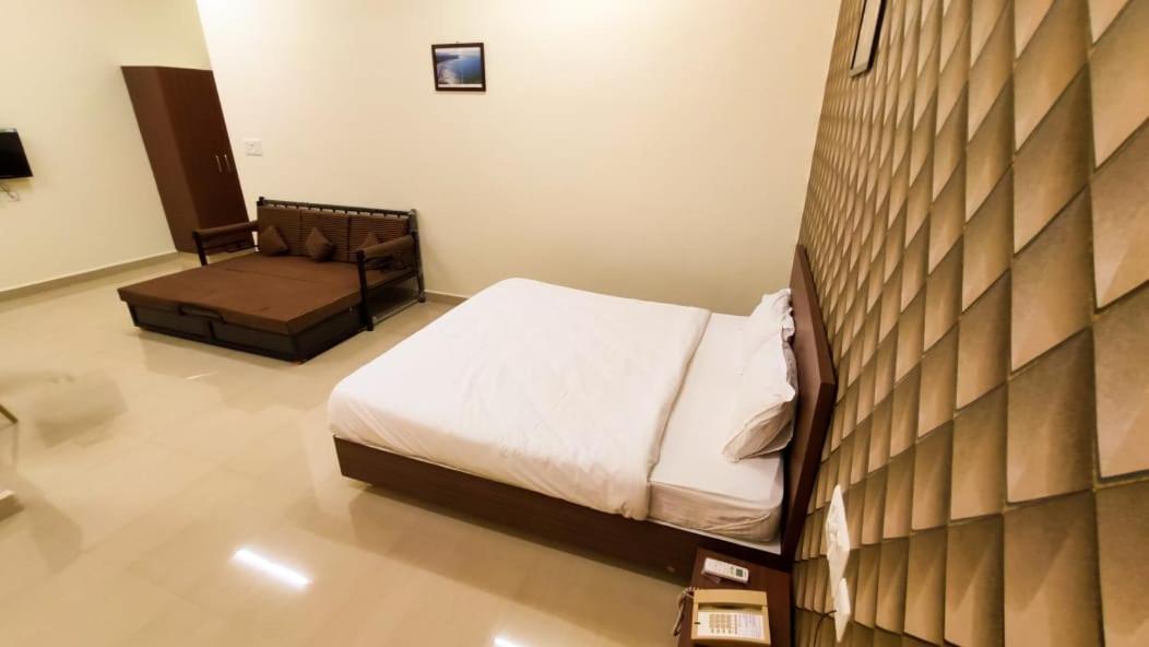 Fortune Village Hotel กุนดาปูร์ ภายนอก รูปภาพ