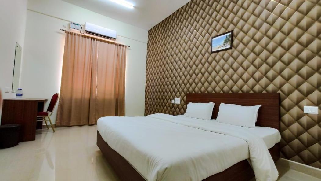 Fortune Village Hotel กุนดาปูร์ ภายนอก รูปภาพ